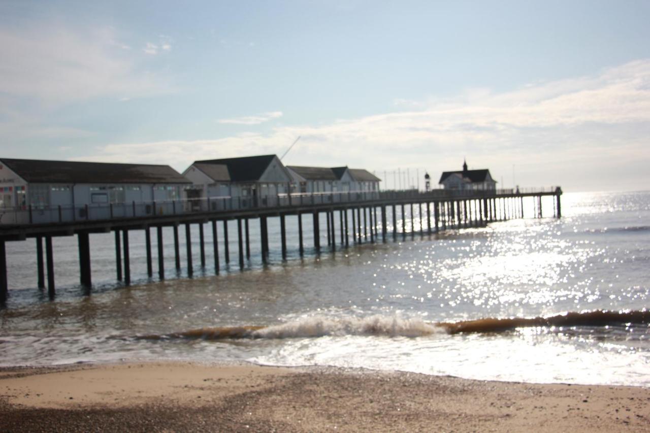 Romantic Flint Cottage On The Suffolk Coast Saxmundham Buitenkant foto